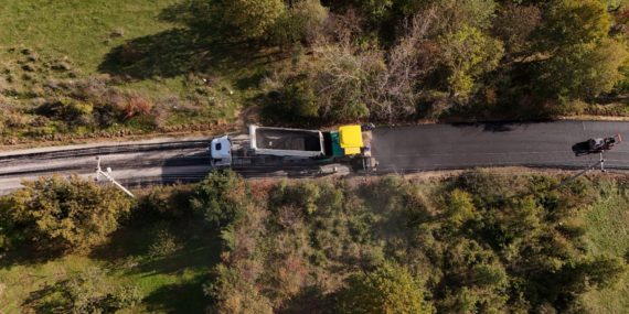 KÖY YOLLARINDA KONFOR VE GÜVENLİK ARTTI: YALOVA’DA 14,5 KİLOMETRELİK SICAK ASFALT YOL TAMAMLANDI