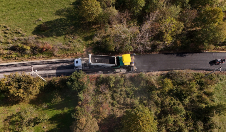 KÖY YOLLARINDA KONFOR VE GÜVENLİK ARTTI: YALOVA’DA 14,5 KİLOMETRELİK SICAK ASFALT YOL TAMAMLANDI