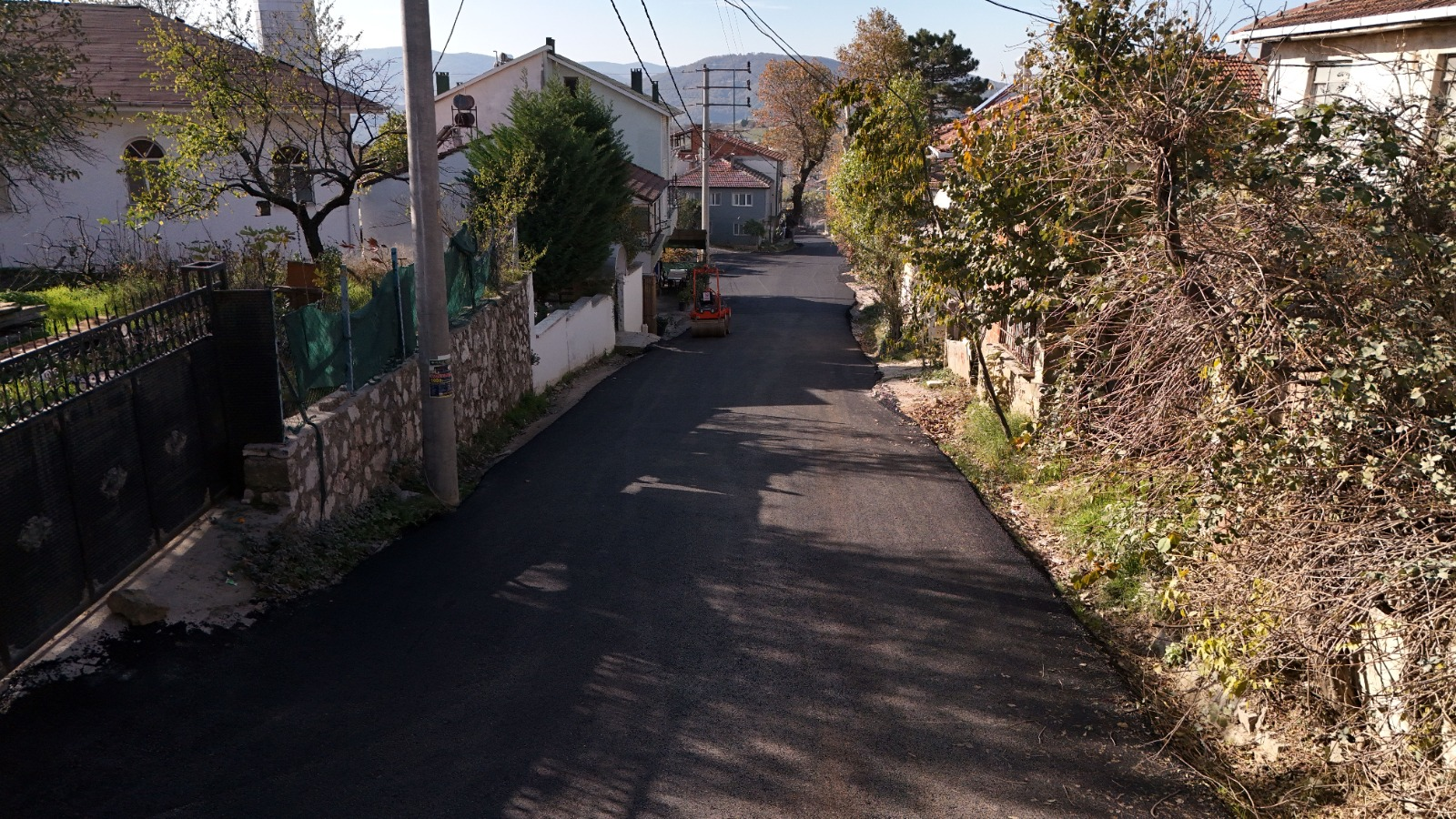 KÖY YOLLARINDA KONFOR VE GÜVENLİK ARTTI: YALOVA’DA 14,5 KİLOMETRELİK SICAK ASFALT YOL TAMAMLANDI 5 KÖY YOLLARINDA KONFOR VE GÜVENLİK ARTTI: YALOVA’DA 14,5 KİLOMETRELİK SICAK ASFALT YOL TAMAMLANDI