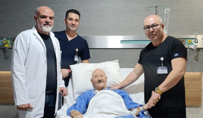 Osteoporoza Bağlı Omurga Çökme Kırıklarında Ultrason Eşliğinde Ağrı Tedavisi Uygulandı