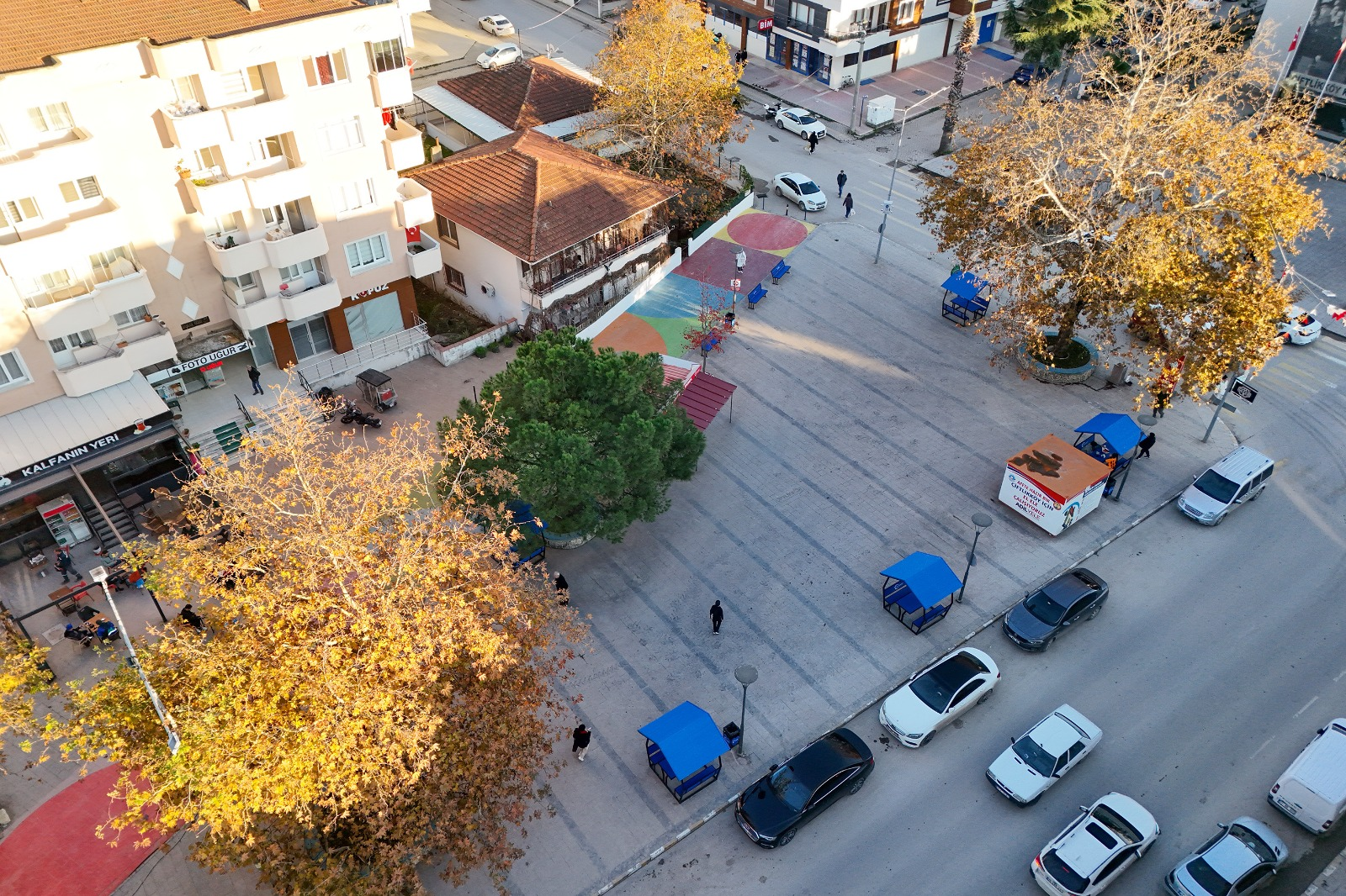 ÇİFTLİKKÖY’DE KENT MOBİLYALARI YENİLENİYOR 5 ÇİFTLİKKÖY’DE KENT MOBİLYALARI YENİLENİYOR