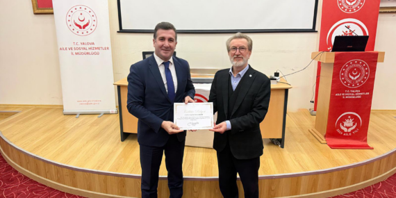 TÜRKİYE AİLE YILI SÖYLEŞİLERİ YALOVA’DA GERÇEKLEŞTİRİLDİ: AİLE DAYANIŞMASI TOPLUMSAL HUZURUN ANAHTARI