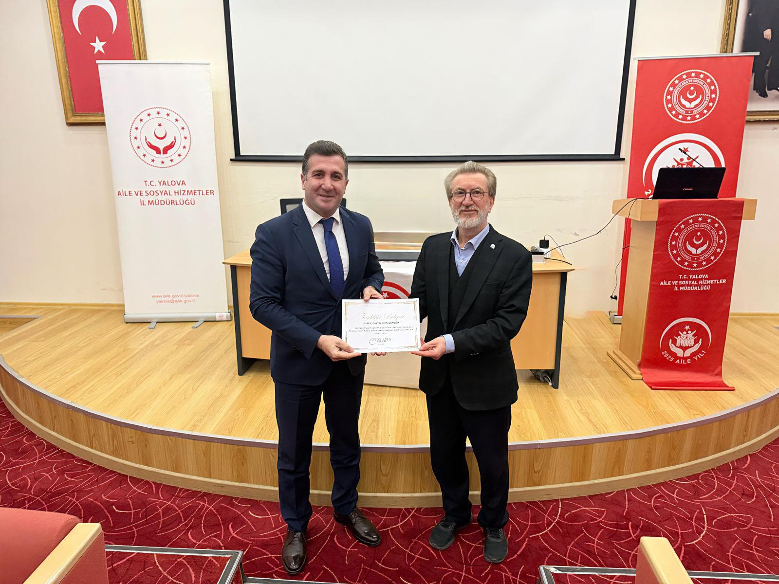 TÜRKİYE AİLE YILI SÖYLEŞİLERİ YALOVA’DA GERÇEKLEŞTİRİLDİ: AİLE DAYANIŞMASI TOPLUMSAL HUZURUN ANAHTARI