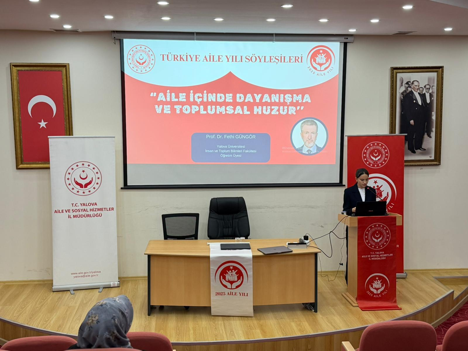 TÜRKİYE AİLE YILI SÖYLEŞİLERİ YALOVA’DA GERÇEKLEŞTİRİLDİ: AİLE DAYANIŞMASI TOPLUMSAL HUZURUN ANAHTARI 4 TÜRKİYE AİLE YILI SÖYLEŞİLERİ YALOVA’DA GERÇEKLEŞTİRİLDİ: AİLE DAYANIŞMASI TOPLUMSAL HUZURUN ANAHTARI