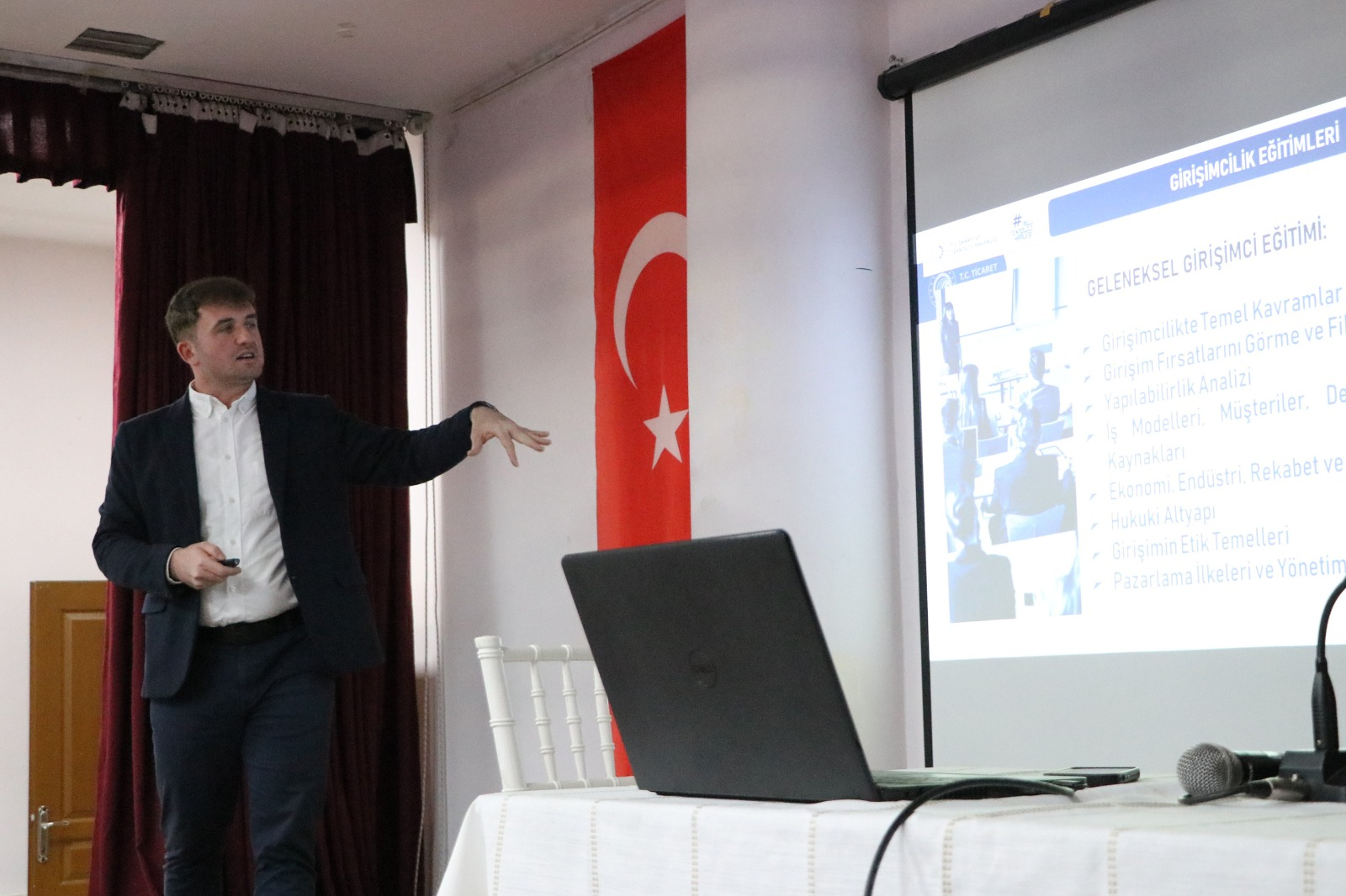 ÇİFTLİKKÖY’DE GİRİŞİMCİLİK VE KOOPERATİFÇİLİK SEMİNERİ YAPILDI 1 ÇİFTLİKKÖY’DE GİRİŞİMCİLİK VE KOOPERATİFÇİLİK SEMİNERİ YAPILDI