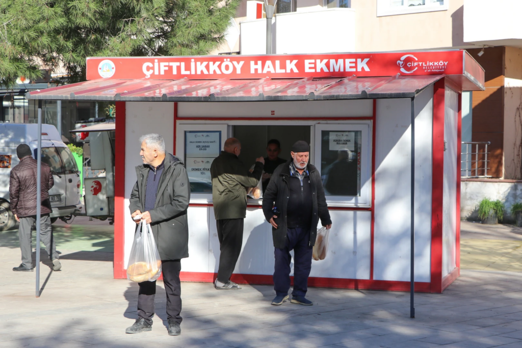 ÇİFTLİKKÖY’DE HALK EKMEK SATIŞ SAYILARI SEVİNDİRDİ