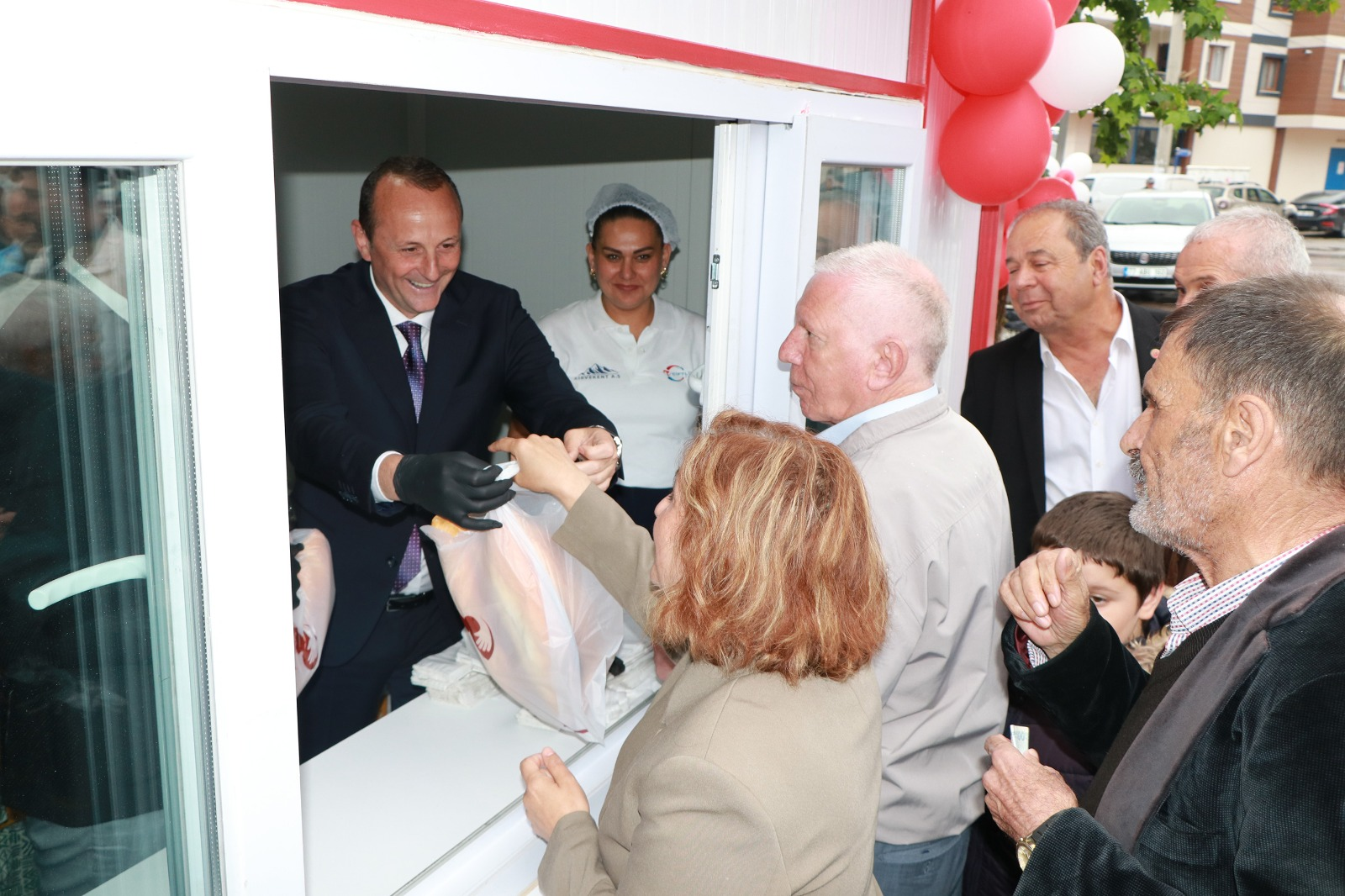 ÇİFTLİKKÖY’DE HALK EKMEK SATIŞ SAYILARI SEVİNDİRDİ