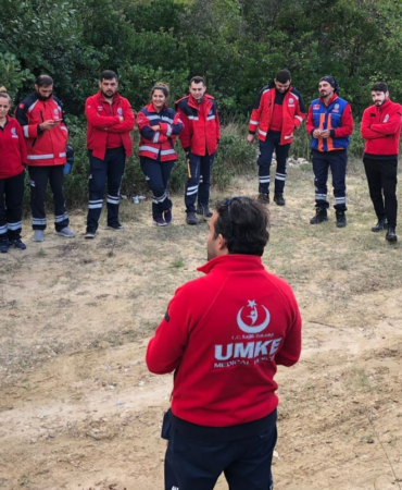 UMKE 21 Yaşında: Afetlerin En Ön Safında 21 Yıllık Kahramanlık Spot / Özet