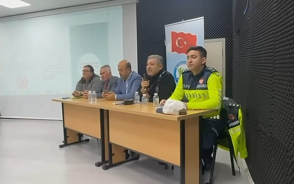 Yalova’da Okul Servislerine Güvenlik Eğitimi: 192 Şoför ve Rehber Personele Trafik Farkındalığı Semineri