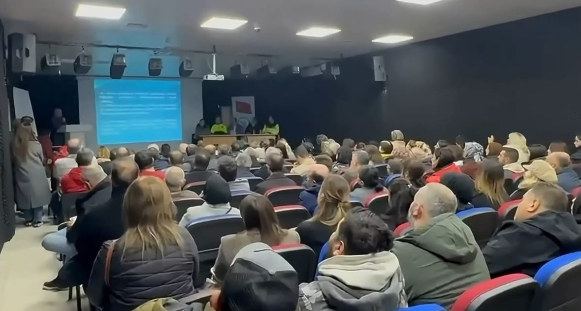 Yalova’da Okul Servislerine Güvenlik Eğitimi: 192 Şoför ve Rehber Personele Trafik Farkındalığı Semineri