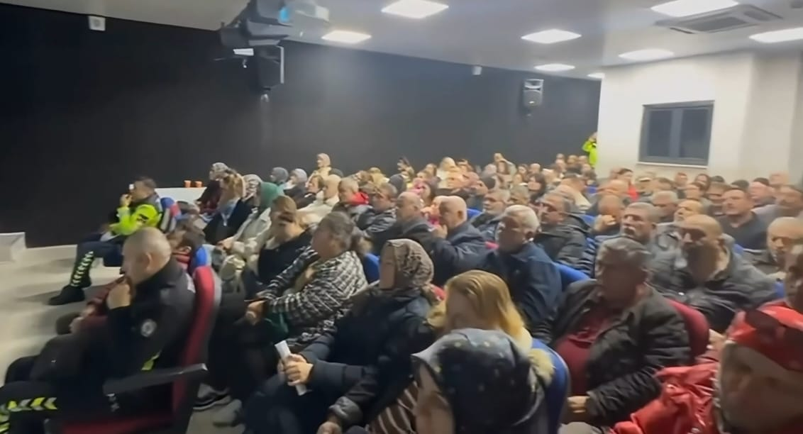 Yalova’da Okul Servislerine Güvenlik Eğitimi: 192 Şoför ve Rehber Personele Trafik Farkındalığı Semineri