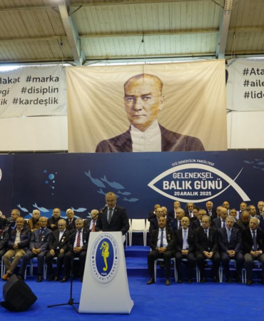 İTÜ Denizcilik’te Geleneksel Balık Günü Buluşması: Mezunlar Tuzla’da Hasret Giderdi, Fahri Doktora Kararı Memnuniyet Yarattı