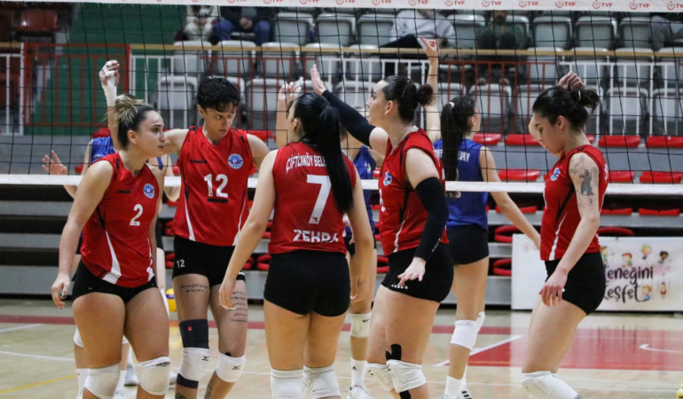 ÇİFTLİKKÖY’ÜN SULTANLARININ MUHTEŞEM OYUNU GALİBİYETE YETMEDİ (1-3)