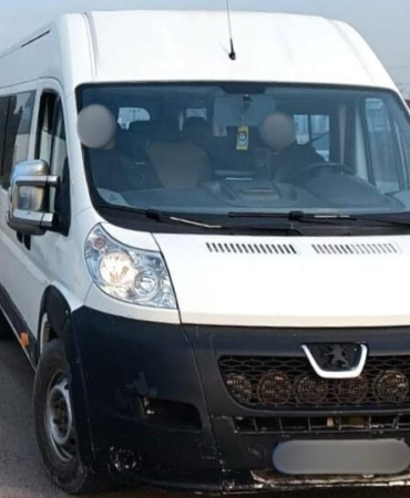 İZİNSİZ PERSONEL TAŞIMACILIĞINA TRAFİK ENGELİ: YALOVA’DA MİNİBÜS 60 GÜN TRAFİKTEN MEN EDİLDİ