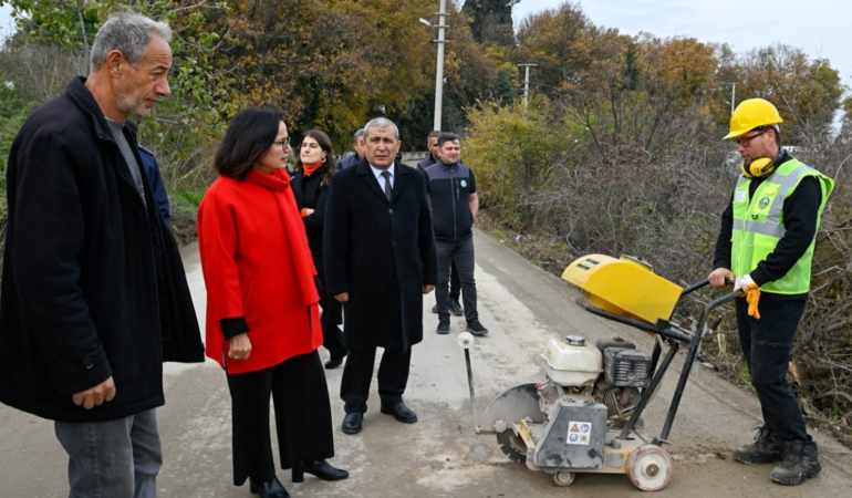 Kirazlı Köyü Ana Yolunda Beton Yol Çalışmaları Hız Kesmeden Sürüyor