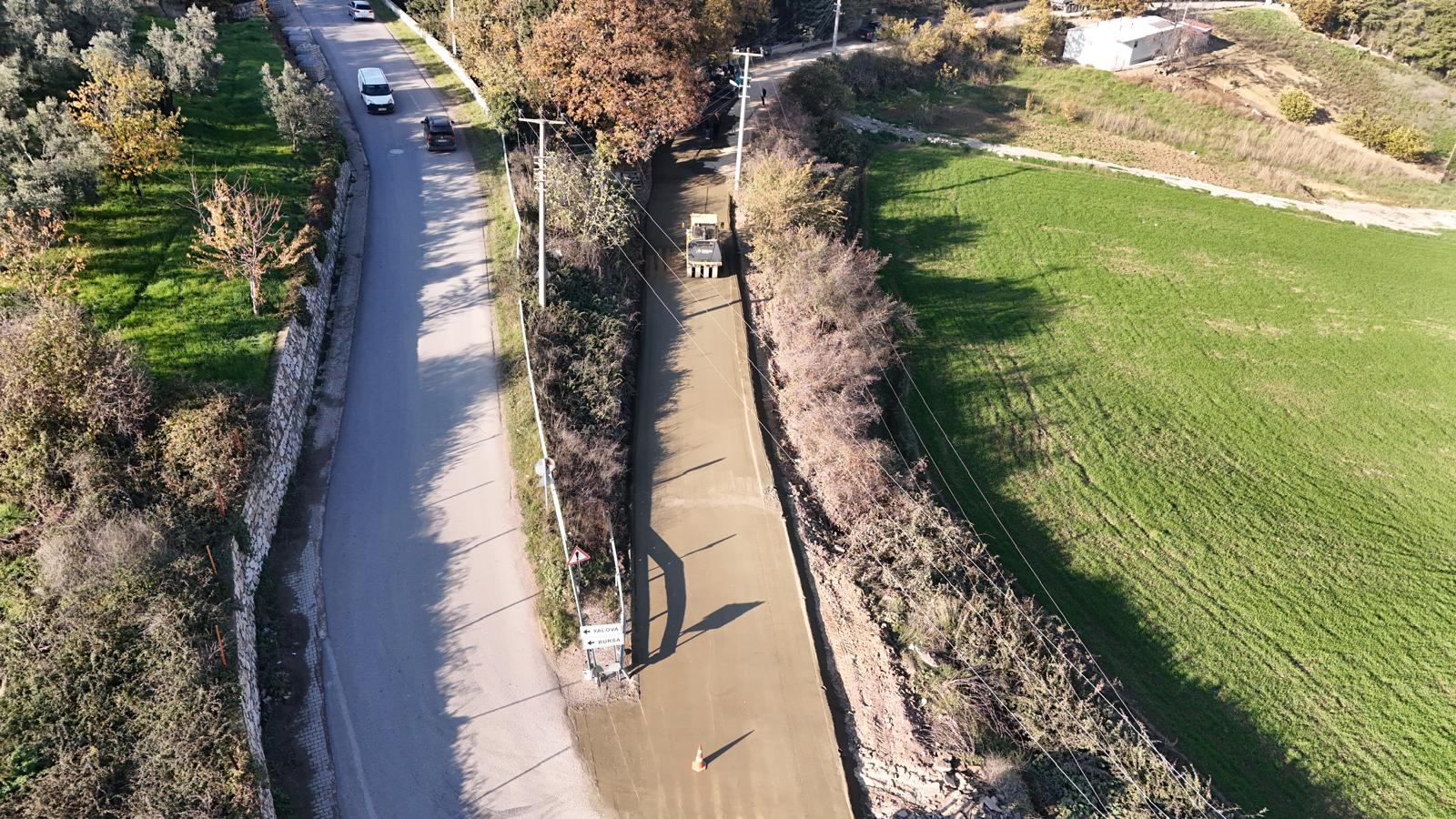 Kirazlı Köyü Ana Yolunda Beton Yol Çalışmaları Hız Kesmeden Sürüyor