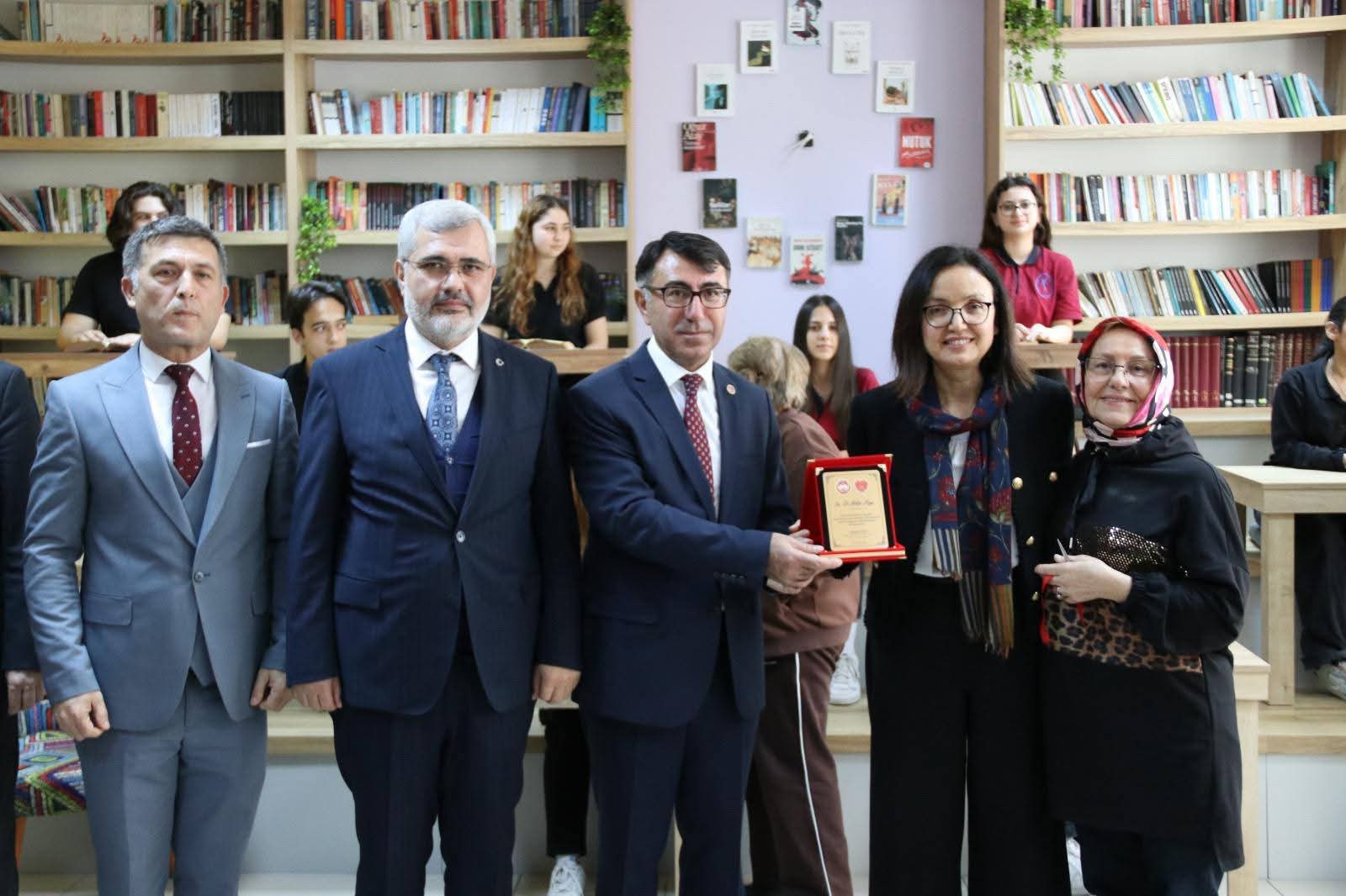 Yalova’da Şehit ve Gazilerin Adı Kütüphanelerde Yaşatılıyor 5 Yalova’da Şehit ve Gazilerin Adı Kütüphanelerde Yaşatılıyor