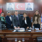 BAŞKAN YELE MEMURLAR İÇİN TOPLU SÖZLEŞMEYE İMZA ATTI