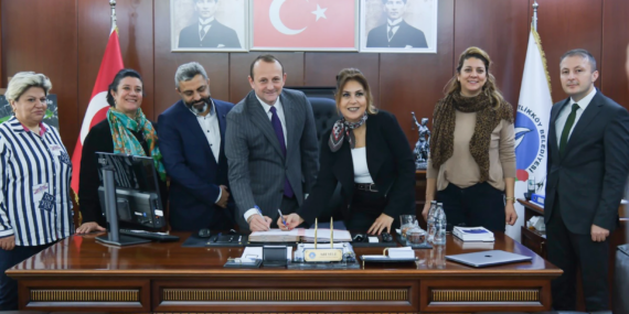 BAŞKAN YELE MEMURLAR İÇİN TOPLU SÖZLEŞMEYE İMZA ATTI