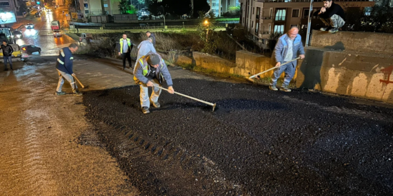 ÇİFTLİKKÖY’DE FEN İŞLERİ EKİBİNDEN GECE MESAİSİ