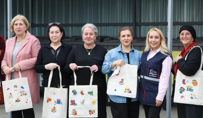 ÇİFTLİKKÖYLÜ KADINLARDAN BEZ ÇANTA ATÖLYESİ