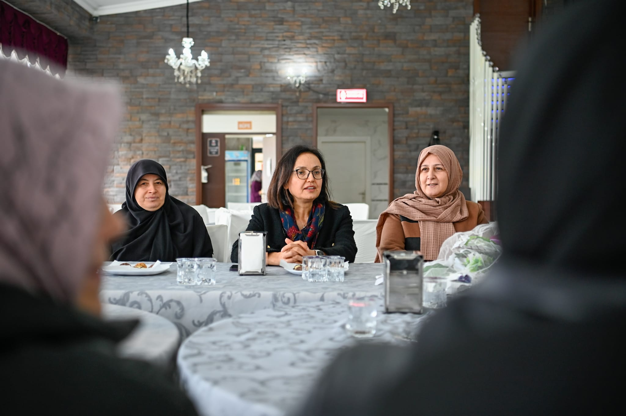 Vali Dr. Hülya Kaya Kirazlı Köyü’nde Sahada: Yol, Eğitim, Sosyal Destek ve Vatandaş Buluşmaları