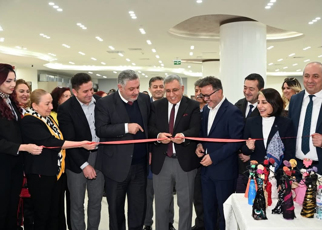 Özel Aktif International Hastanesi’nde “Sağlıklı Bir Yıla Merhaba” Sergisi Açıldı