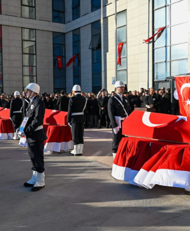 Yalova Şehitlerini Uğurladı: Kahraman Polisler Dualarla Ebediyete Uğurlandı