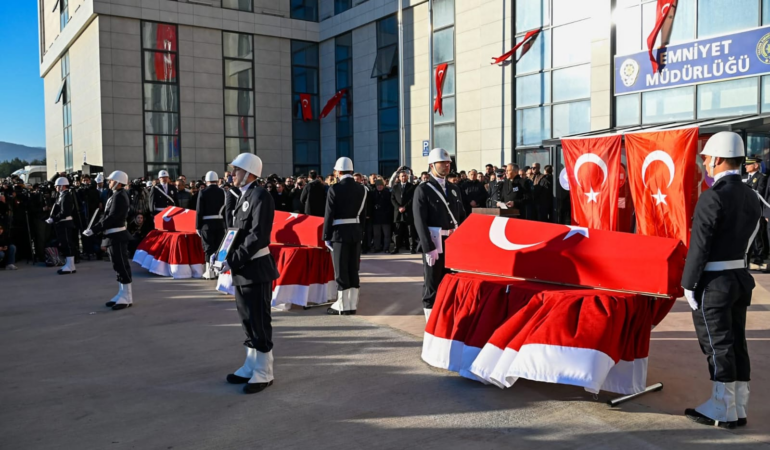 Yalova Şehitlerini Uğurladı: Kahraman Polisler Dualarla Ebediyete Uğurlandı