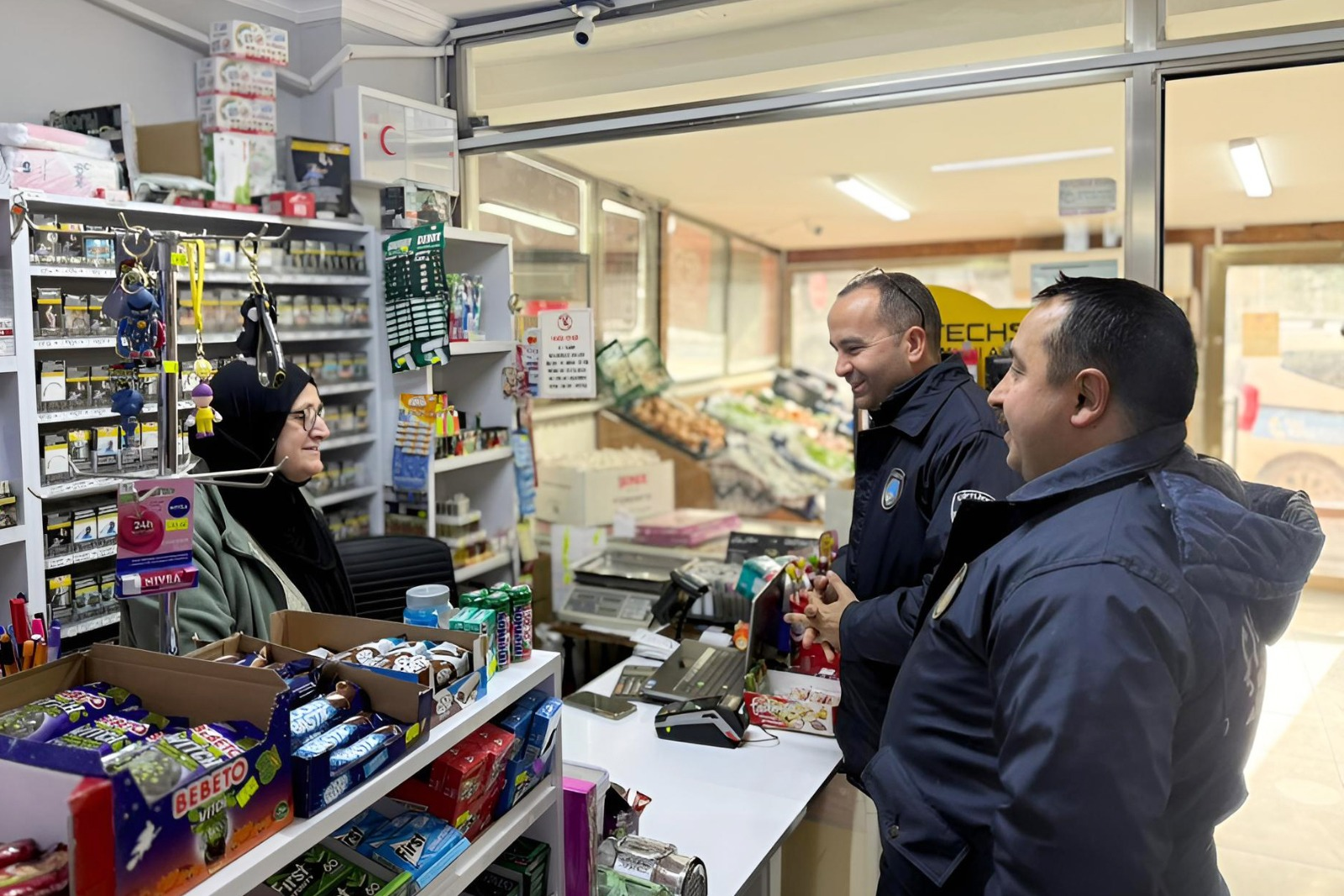 ÇİFTLİKKÖY’DE YENİ YIL ÖNCESİ MARKETLERE KAPSAMLI ZABITA DENETİMİ