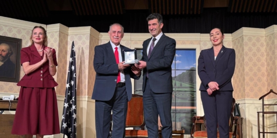 YALOVA’DA ‘OLAYLAR ÇOK BÜYÜK’ OYUNU KAHKAHA DOLU ANLARA SAHNE OLDU