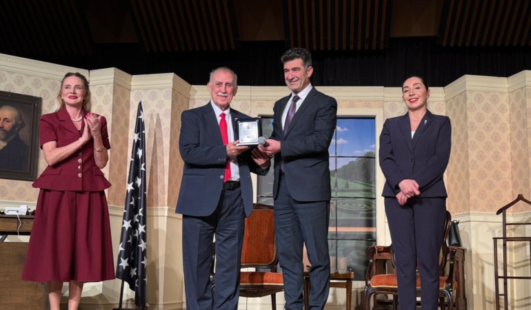 YALOVA’DA ‘OLAYLAR ÇOK BÜYÜK’ OYUNU KAHKAHA DOLU ANLARA SAHNE OLDU