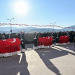 YALOVA ŞEHİTLERİNİ DUALARLA UĞURLADI ÜÇ KAHRAMANA SON VEDA