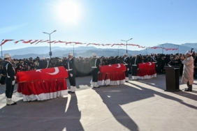 YALOVA ŞEHİTLERİNİ DUALARLA UĞURLADI ÜÇ KAHRAMANA SON VEDA