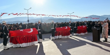 YALOVA ŞEHİTLERİNİ DUALARLA UĞURLADI ÜÇ KAHRAMANA SON VEDA