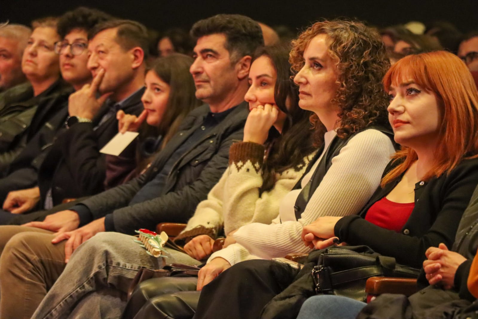 ‘HARİKA ŞEYLER LİSTESİ’ YALOVA’DA SAHNELENDİ 4 ‘HARİKA ŞEYLER LİSTESİ’ YALOVA’DA SAHNELENDİ