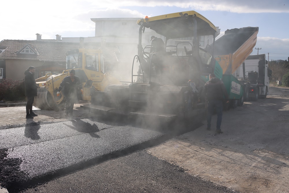 ALİ ŞENER CADDESİ’NDE ASFALT ÇALIŞMASI BAŞLATILDI 6 ALİ ŞENER CADDESİ’NDE ASFALT ÇALIŞMASI BAŞLATILDI