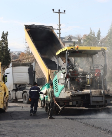 ALİ ŞENER CADDESİ’NDE ASFALT ÇALIŞMASI BAŞLATILDI