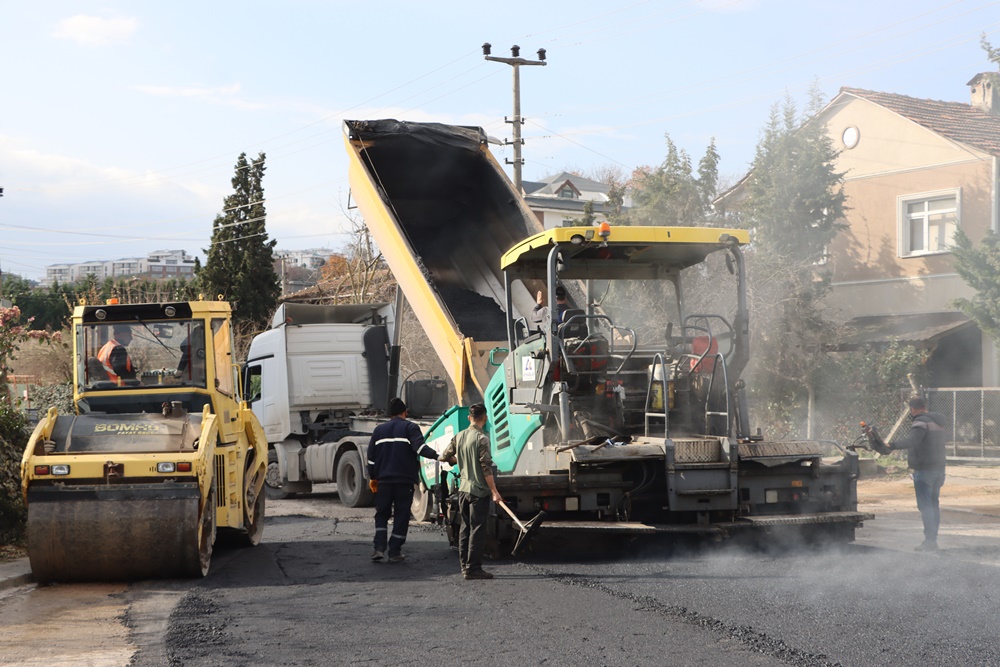 ALİ ŞENER CADDESİ’NDE ASFALT ÇALIŞMASI BAŞLATILDI