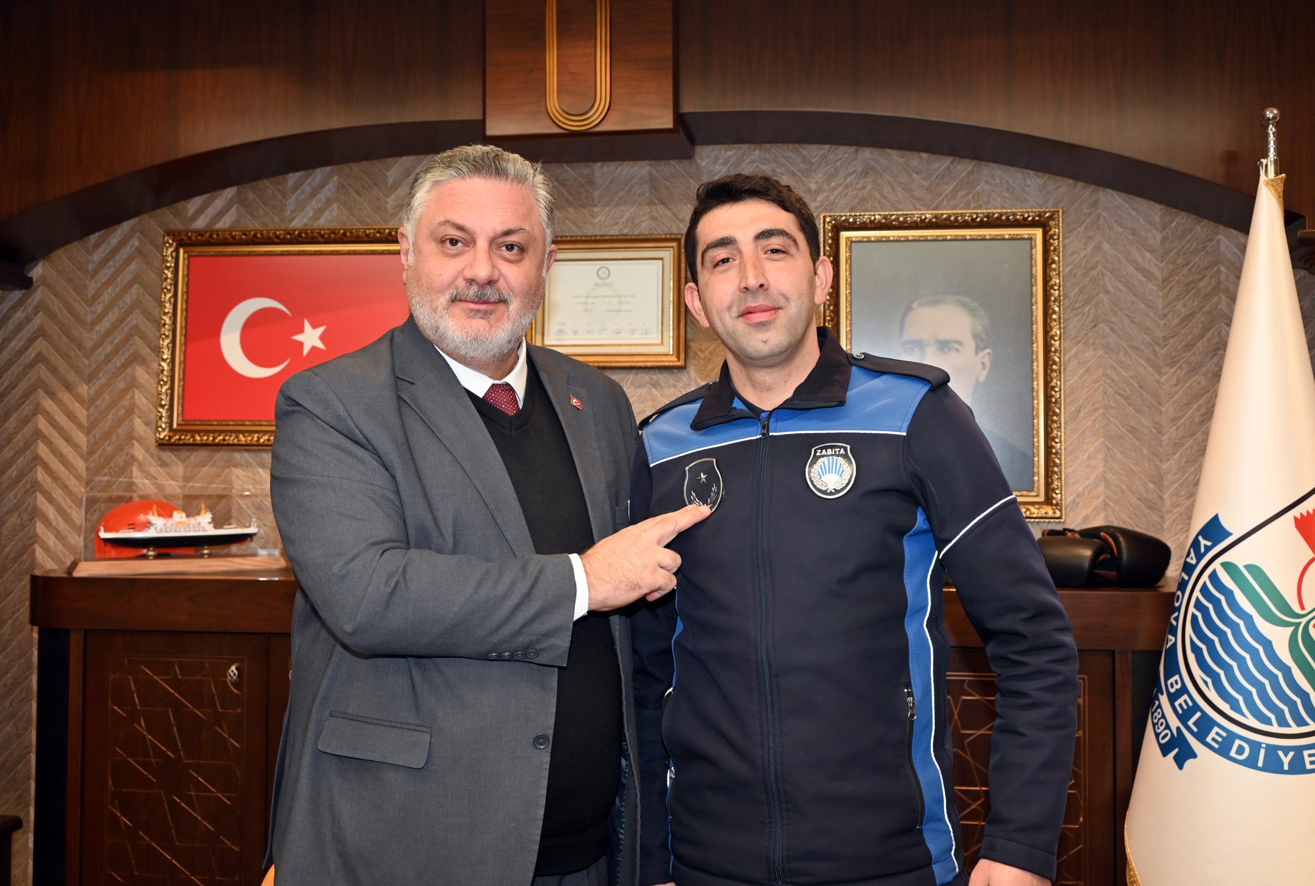 YALOVA BELEDİYESİ ZABITA PERSONELİ TERFİ SEVİNCİ YAŞADI 6 YALOVA BELEDİYESİ ZABITA PERSONELİ TERFİ SEVİNCİ YAŞADI