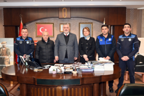 Yalova Üniversitesi Rektörü Prof. Dr. Mehmet Bahçekapılı’dan Gece Mesaisindeki Güvenlik Personeline Moral Ziyareti 3 thumbnail