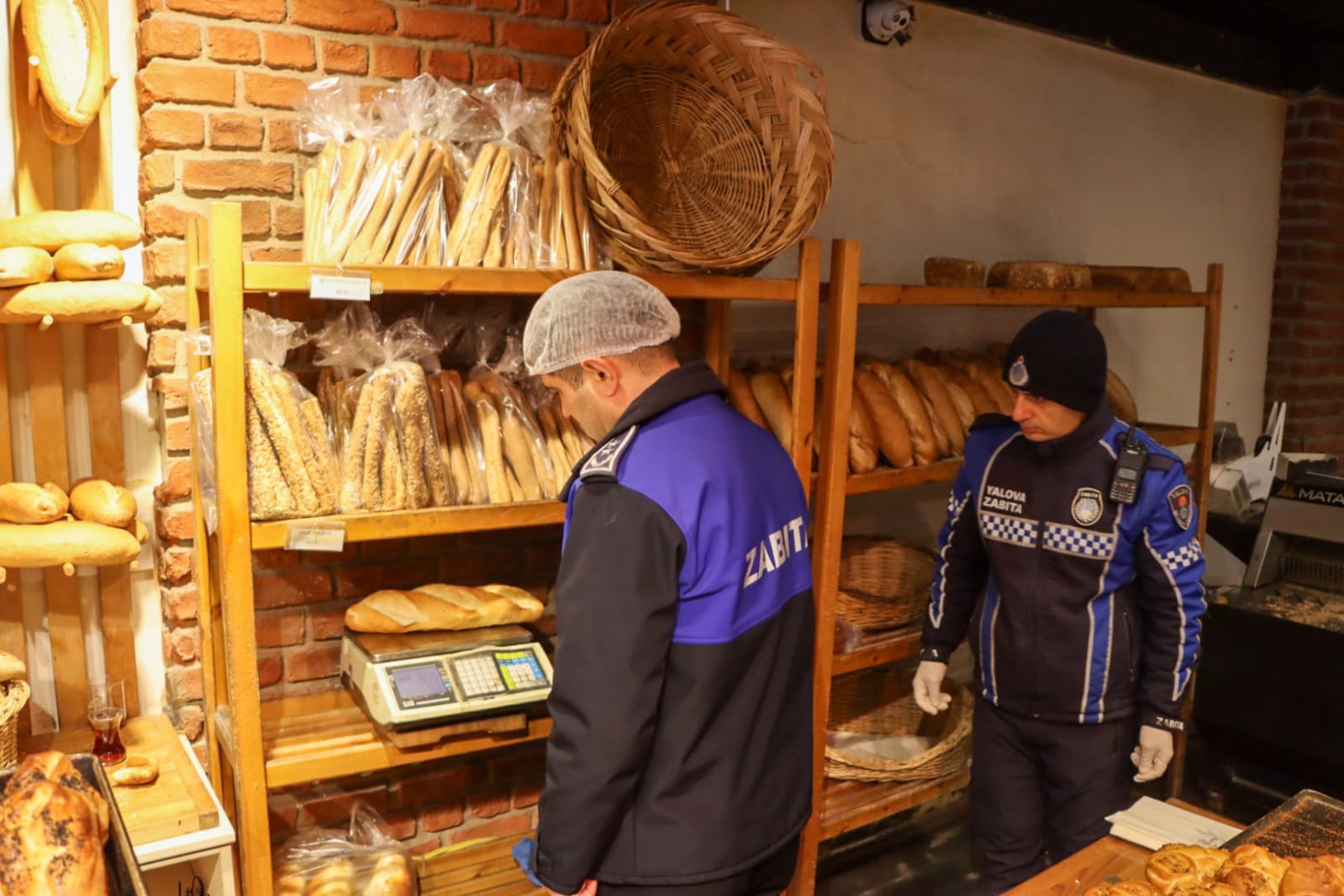 YALOVA BELEDİYESİ ZABITA EKİPLERİ FIRIN DENETİMİ GERÇEKLEŞTİRDİ