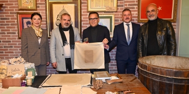 GAZETECİ DENİZ ZEYREK’TEN İBRAHİM MÜTEFERRİKA KÂĞIT MÜZESİ’NE TAM NOT