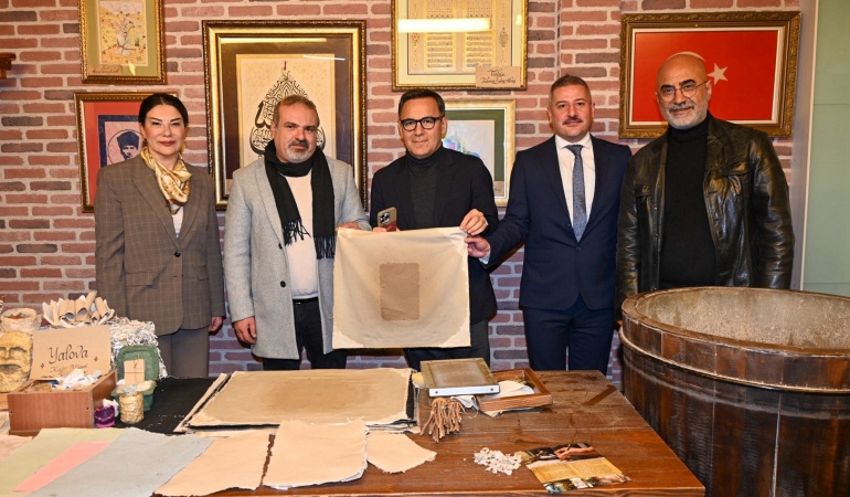 GAZETECİ DENİZ ZEYREK’TEN İBRAHİM MÜTEFERRİKA KÂĞIT MÜZESİ’NE TAM NOT