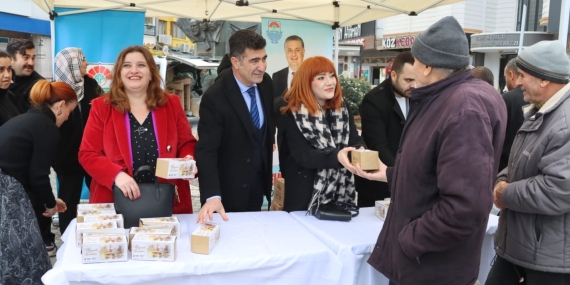 YALOVA BELEDİYESİ’NDEN KANDİL SİMİDİ VE LOKUM İKRAMI