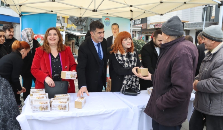 YALOVA BELEDİYESİ’NDEN KANDİL SİMİDİ VE LOKUM İKRAMI