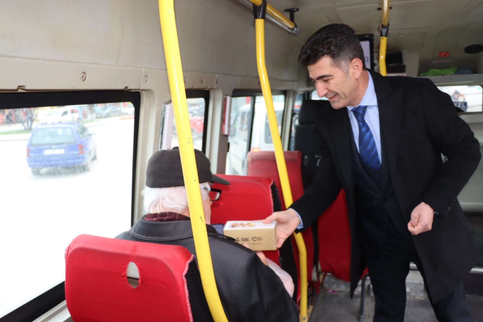 YALOVA BELEDİYESİ’NDEN KANDİL SİMİDİ VE LOKUM İKRAMI