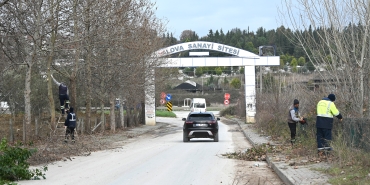 YALOVA BELEDİYESİ EKİPLERİ SAHADA ÇALIŞMALARINI SÜRDÜRÜYOR