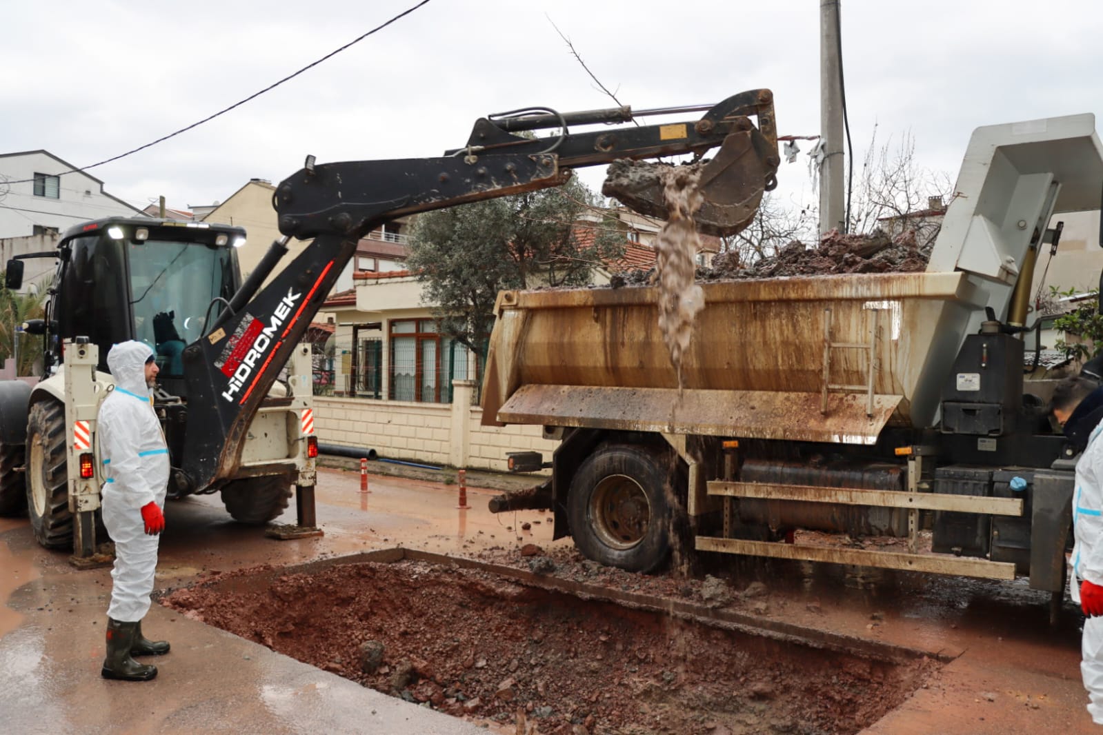 YALOVA BELEDİYESİ HER NOKTADA ÇALIŞIYOR
