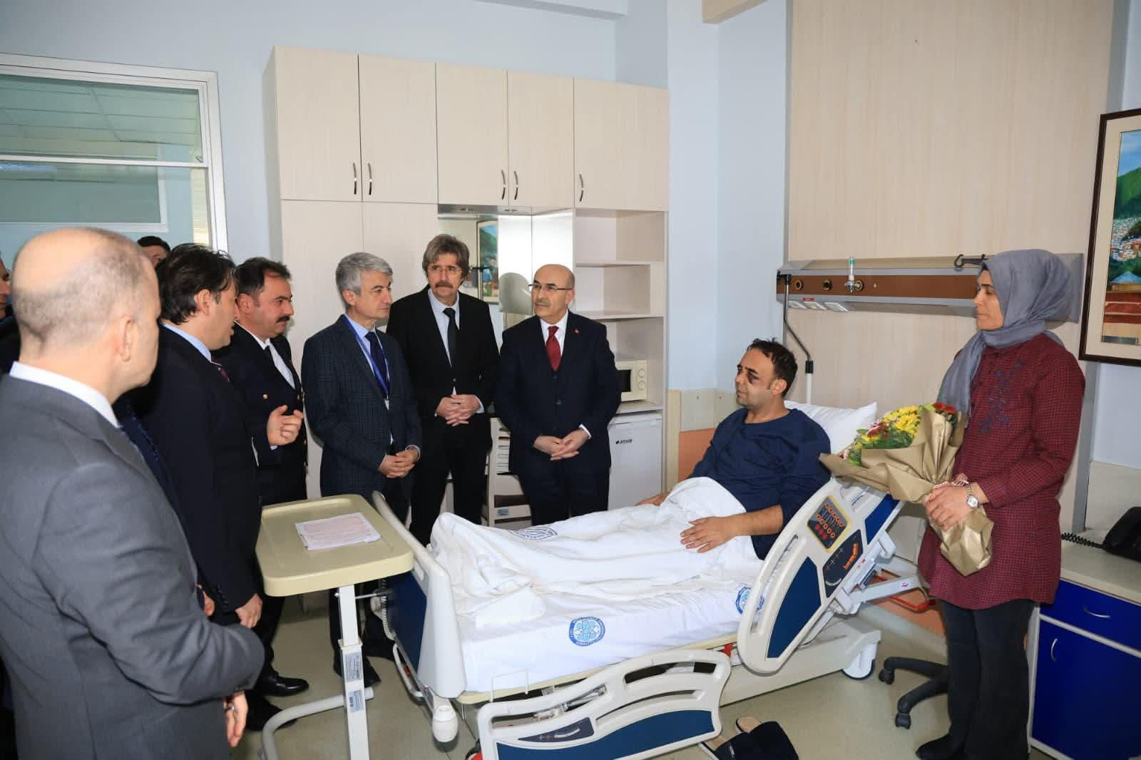 Emniyet Genel Müdürü Mahmut Demirtaş’tan Bursa’da Yaralı Polise Moral Ziyareti